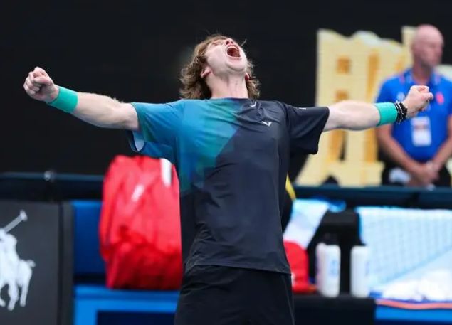 上海久事男 上海久事男