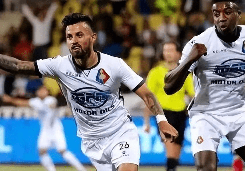 尤其是在季 尤其是在季